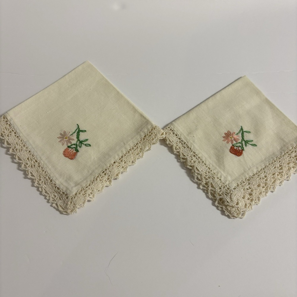 Vintage Hand Embroidered Flower Linen Tea Towels Lace Trim Lot‎ Of 2 Cottage 10"